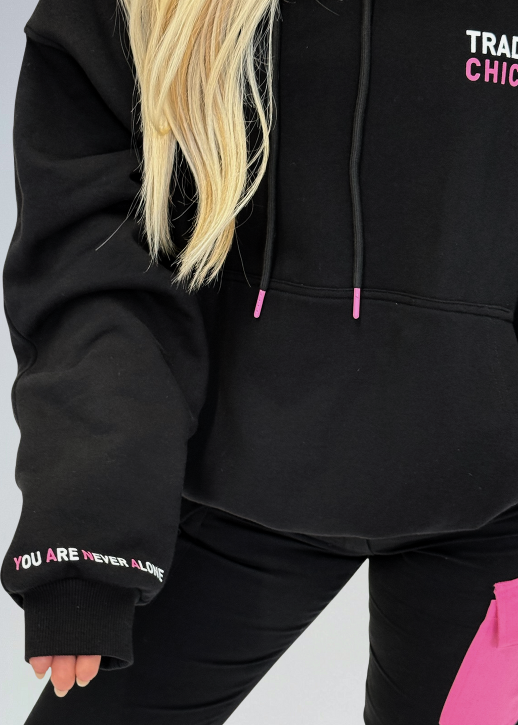 TRADXE CHICKS Hoodie Black